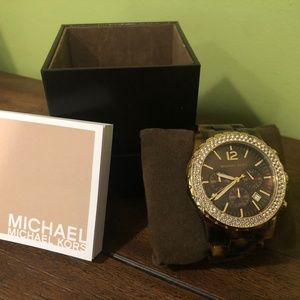Michael Kors Madison Tortoise MK5557 watch